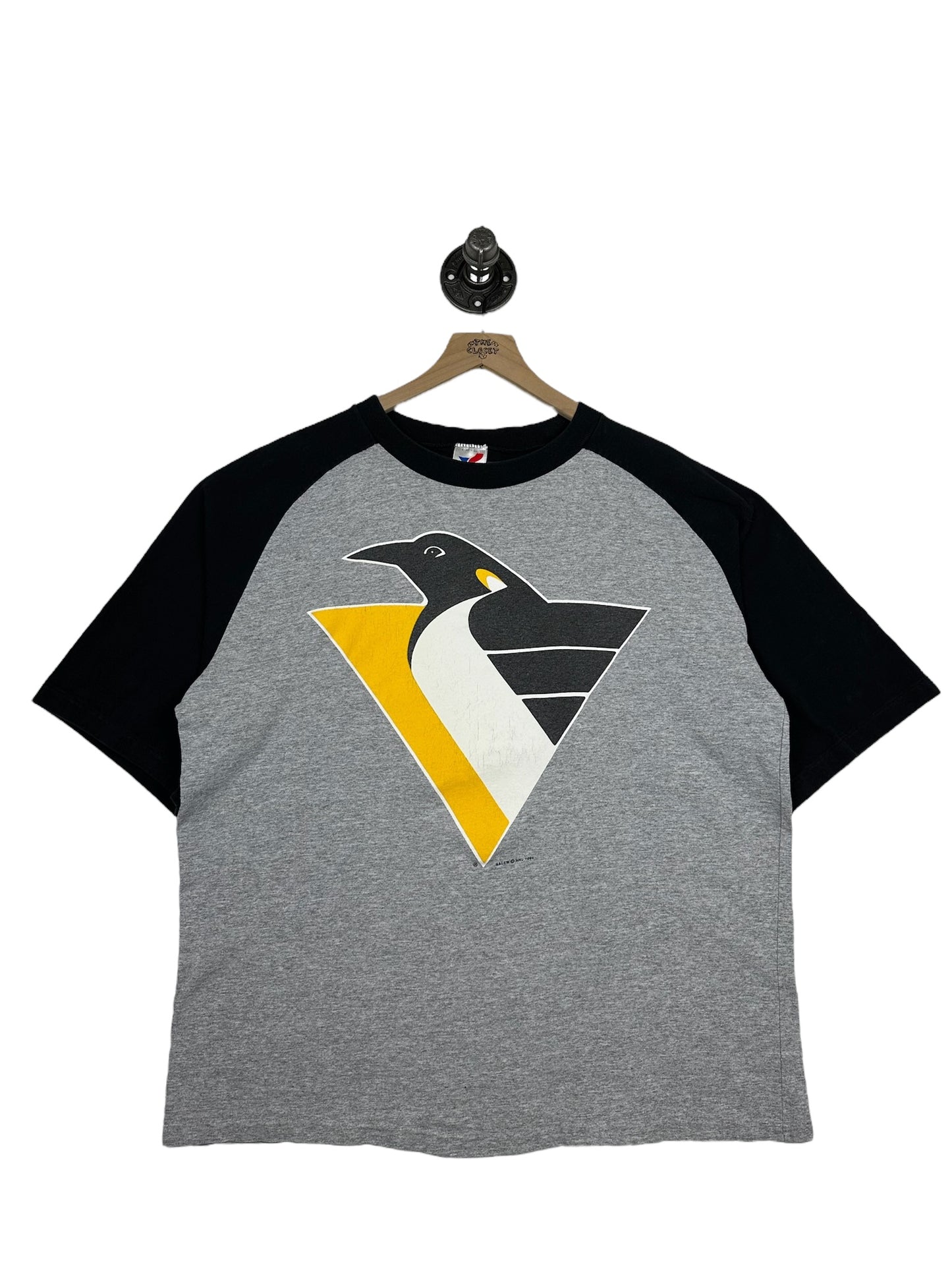 (L) Vintage Penguins Jersey Style Tee