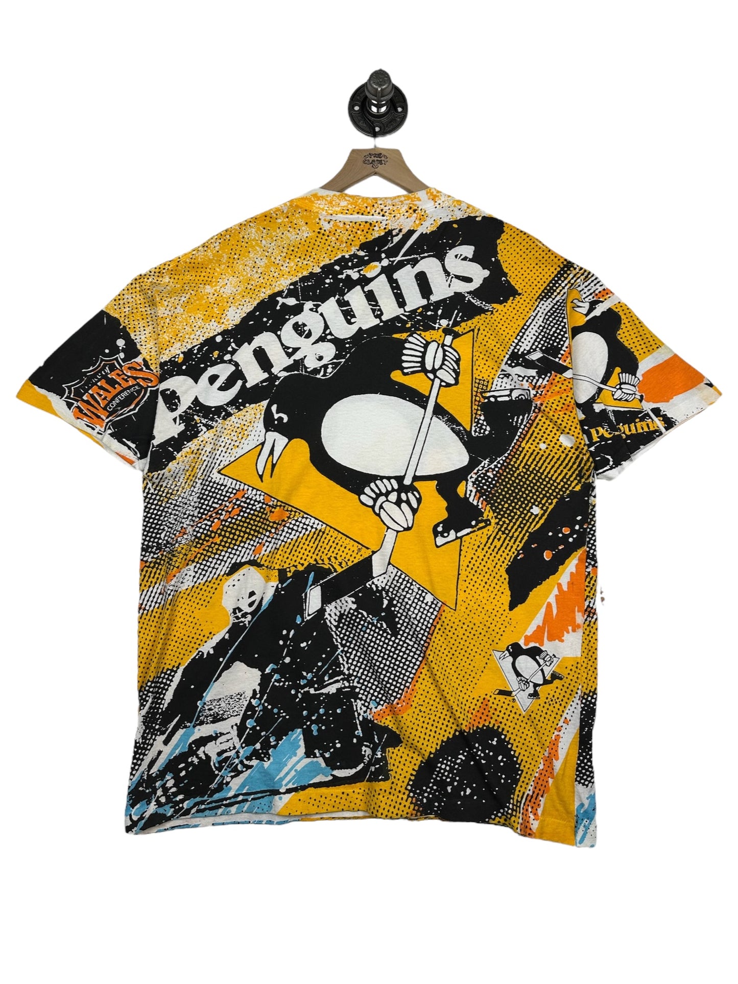 (XL) Vintage Penguins All Over Print Tee